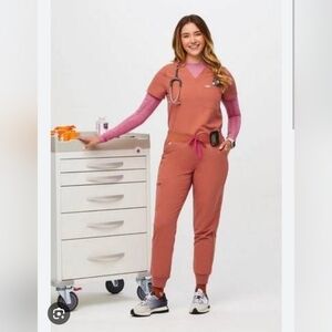 Figs Set Small Top Medium Petite Jogger bottom